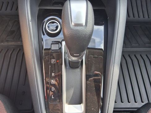 New 2025 Nissan Versa SR w/ Trunk Package image 17