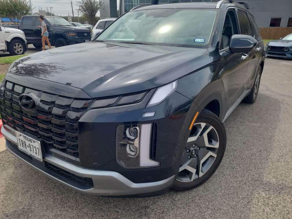 Used 2024 Hyundai Palisade Limited FWD image 3