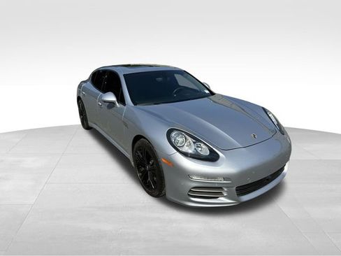 Used 2015 Porsche Panamera 4S image 6