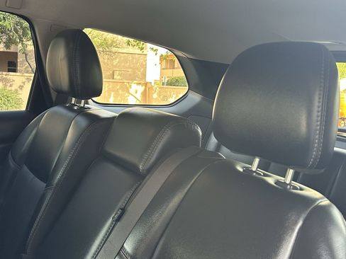 Used 2020 Nissan Pathfinder SL image 22