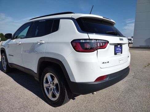 Used 2024 Jeep Compass Latitude AWD/4WD image 3