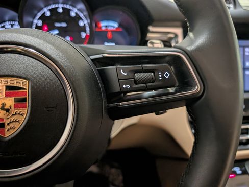 Used 2025 Porsche Macan image 29