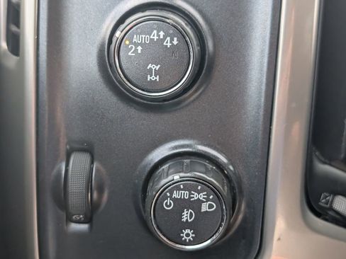 Used 2018 Chevrolet Silverado 1500 High Country image 11