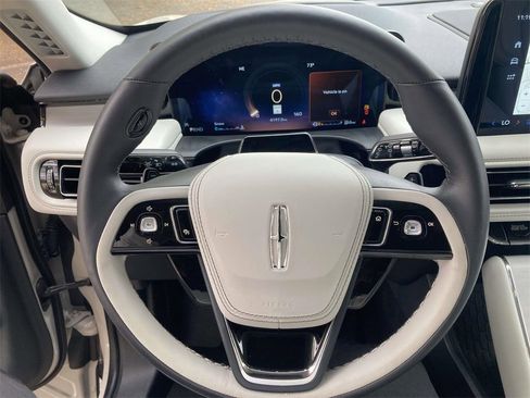 Used 2025 Lincoln Aviator Reserve w/ Equipment Group 201A image 21