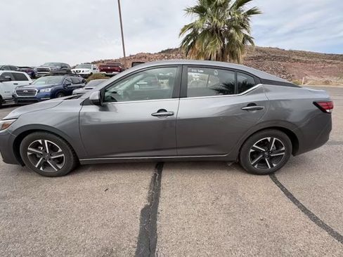 Used 2024 Nissan Sentra SV FWD image 2
