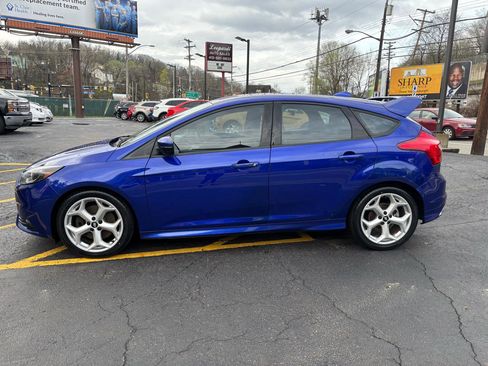 Used 2013 Ford Focus ST FWD image 4