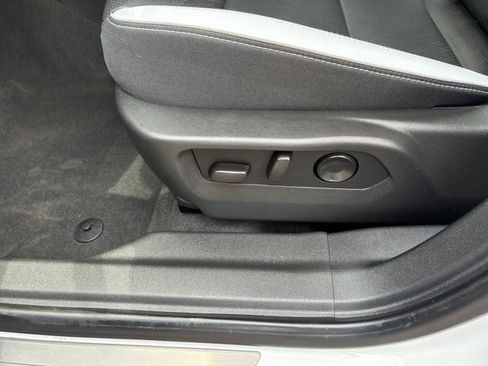 Certified 2025 Buick Envision Sport Touring AWD/4WD image 15