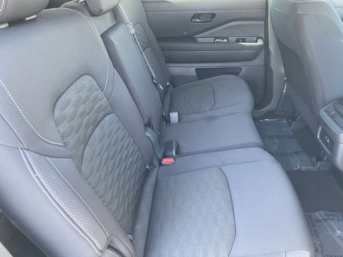 Used 2025 Nissan Pathfinder S w/ Cargo Package image 11