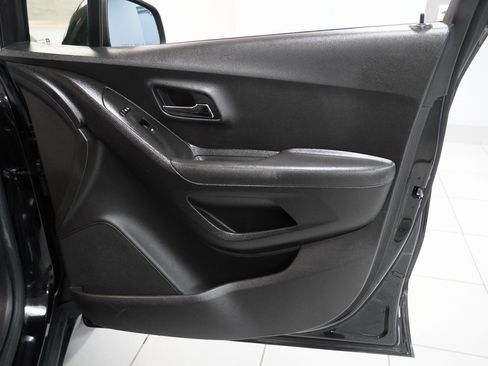 Used 2020 Chevrolet Trax LS w/ Tint and Cruise Package image 29