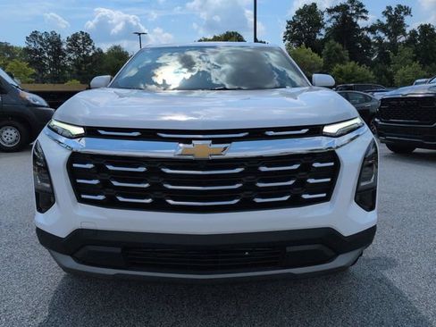 Used 2026 Chevrolet Equinox LT FWD image 9