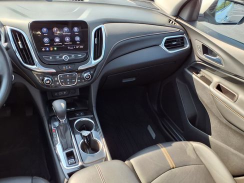 Used 2022 Chevrolet Equinox Premier image 3