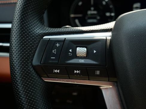 Used 2025 Mitsubishi Outlander SEL AWD/4WD image 18