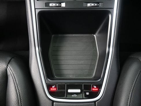 Used 2018 Porsche Panamera 4S image 21