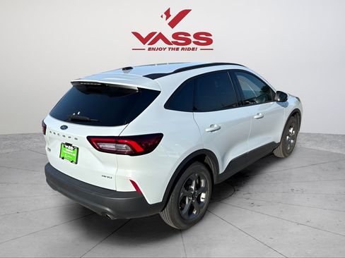 Used 2025 Ford Escape ST-Line Select AWD/4WD image 5