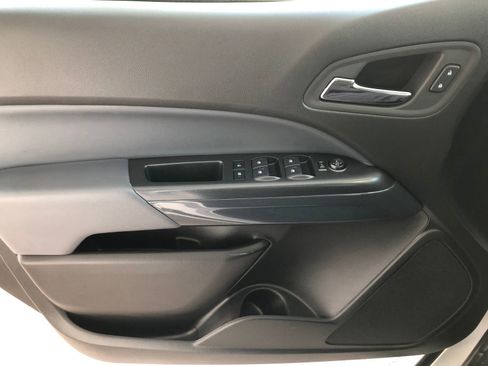 Used 2022 Chevrolet Colorado Z71 AWD/4WD image 34
