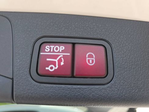 Certified 2023 Mercedes-Benz GLB 250 4MATIC image 20