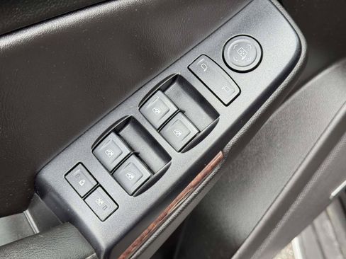 Used 2019 GMC Yukon SLE AWD/4WD image 15