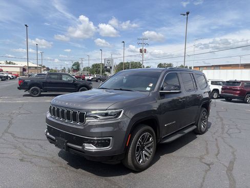 Used 2024 Jeep Wagoneer Series II AWD/4WD image 4