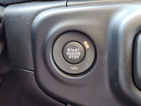 Used 2020 Jeep Wrangler Sport AWD/4WD image 28