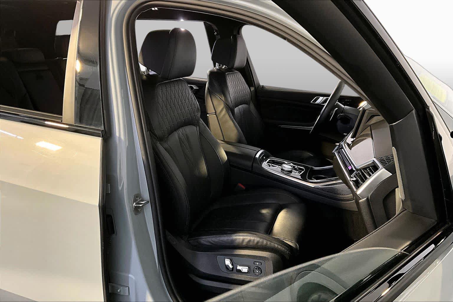 Used 2023 BMW X7 M60i w/ Executive Package AWD/4WD image 8