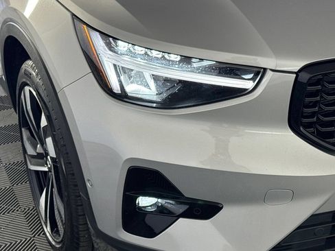 Used 2025 Volvo XC40 B5 Plus AWD/4WD image 50
