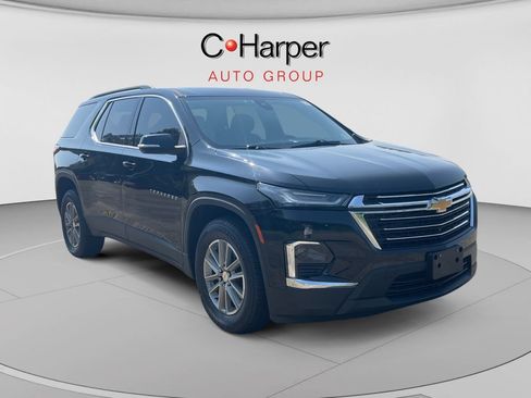 Used 2023 Chevrolet Traverse LT w/ Rear Camera Mirror Package AWD/4WD image 1