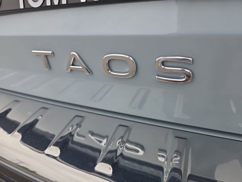 New 2026 Volkswagen Taos SE AWD/4WD image 14