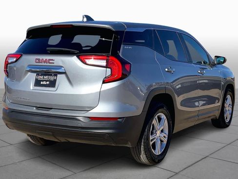 Used 2024 GMC Terrain SLE image 12