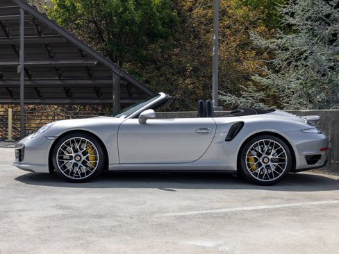 Certified 2015 Porsche 911 Turbo S AWD/4WD image 2