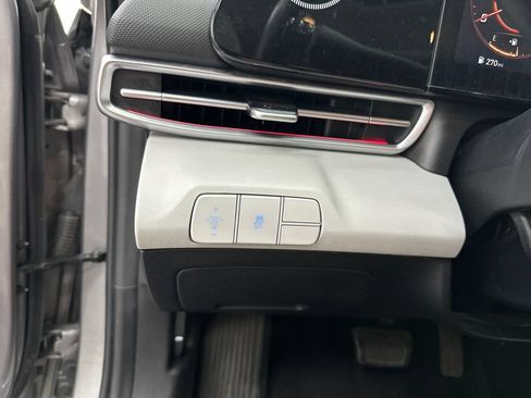 Used 2024 Hyundai Elantra Limited FWD image 32