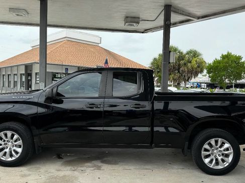 Used 2019 Chevrolet Silverado 1500 Custom w/ Custom Convenience Package image 8