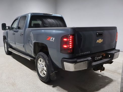 Used 2011 Chevrolet Silverado 2500 LT w/ Interior Plus Package image 6