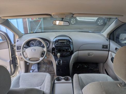 Used 2005 Toyota Sienna CE FWD image 12