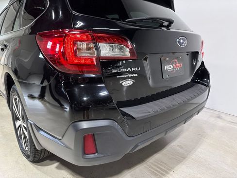 Used 2018 Subaru Outback 2.5i Limited w/ Popular Package #2 AWD/4WD image 12