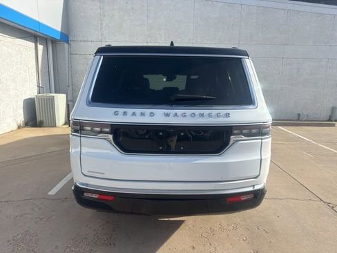 Used 2023 Jeep Grand Wagoneer 4WD image 5