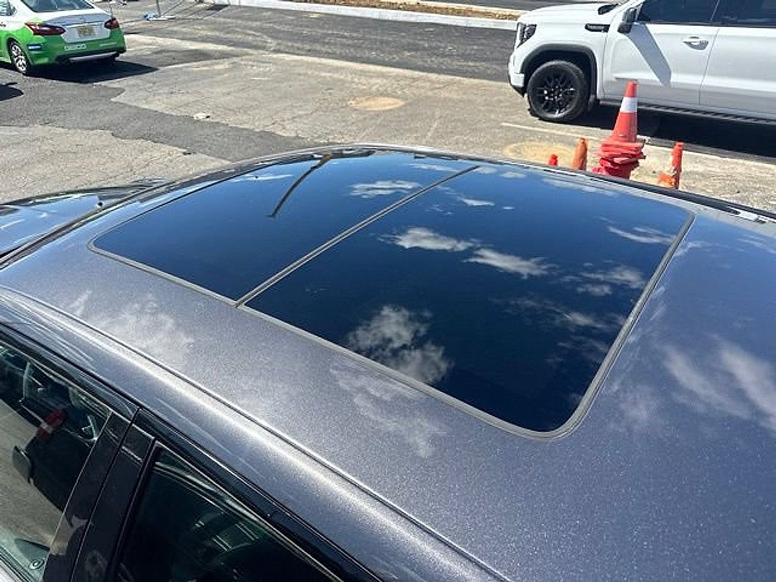 Used 2018 Chrysler 300 S w/ 300S Premium Group RWD image 10