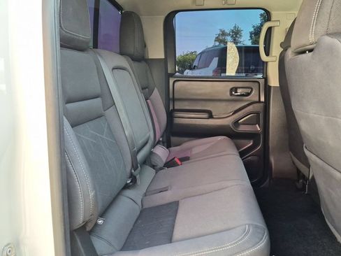 Certified 2025 Nissan Frontier SV RWD image 29