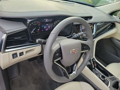 Certified 2022 Cadillac XT6 Premium Luxury image 58