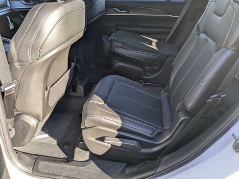 Certified 2025 Jeep Grand Cherokee L Limited w/ Trailer Tow Package image 21