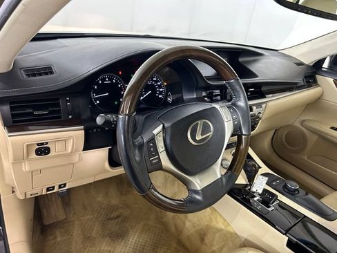 Used 2014 Lexus ES 350 w/ Premium Package FWD image 14