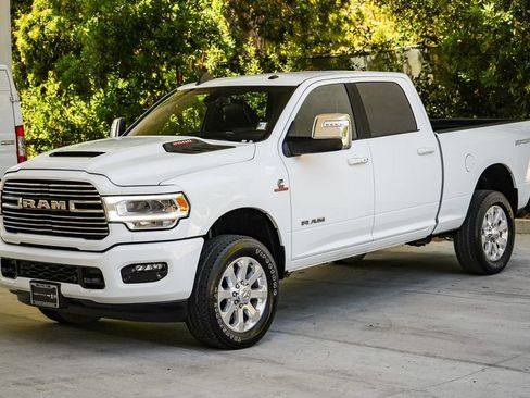 Used 2023 RAM 2500 Laramie AWD/4WD image 3