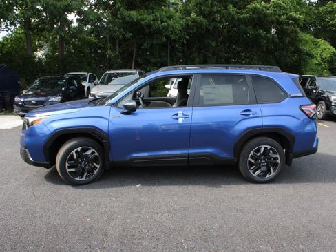 Used 2025 Subaru Forester Premium AWD/4WD image 6