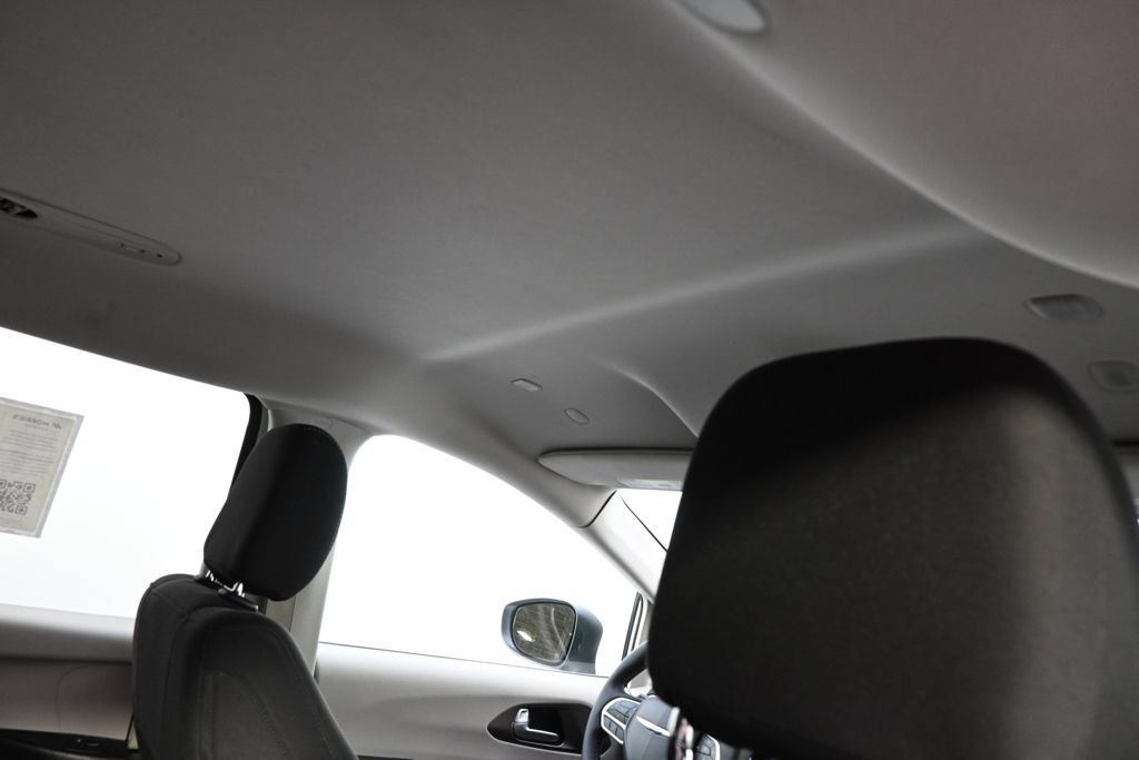 Used 2024 Chrysler Voyager LX FWD image 14