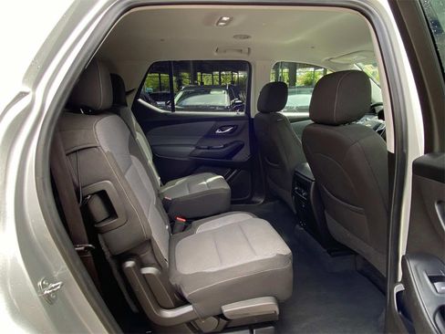 Used 2021 Chevrolet Traverse LT image 11