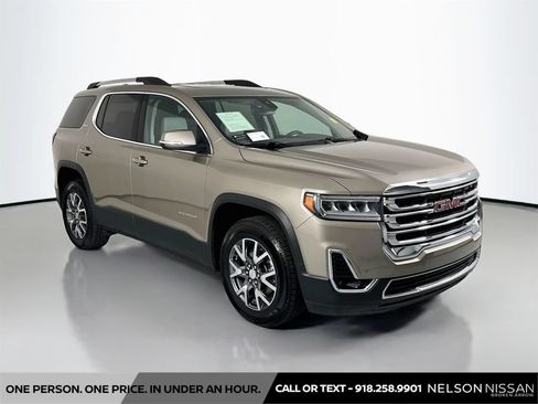 Used 2023 GMC Acadia SLT w/ Preferred Package FWD image 3