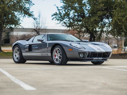Used 2006 Ford GT RWD image 38