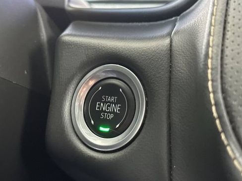Used 2024 Chevrolet Tahoe Premier AWD/4WD image 25