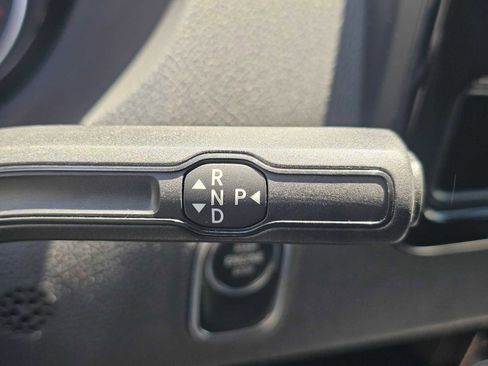 Used 2025 Mercedes-Benz Sprinter 2500 image 32