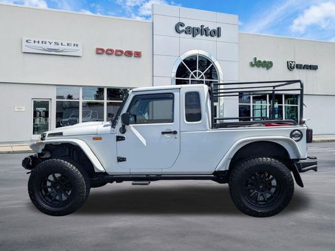 Used 2012 Jeep Wrangler Unlimited Sahara w/ Connectivity Group AWD/4WD image 6