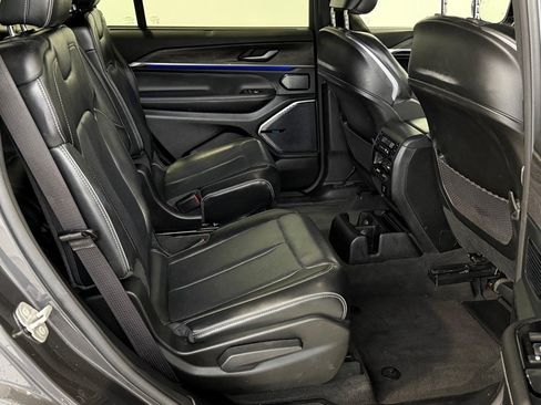 Used 2021 Jeep Grand Cherokee L Overland w/ Luxury Tech Group IV image 21